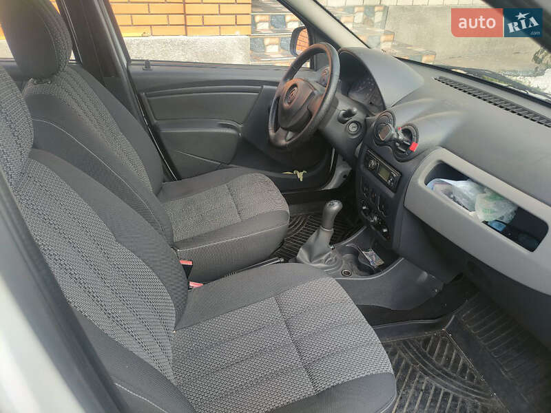 Седан Renault Logan 2012 в Днепре