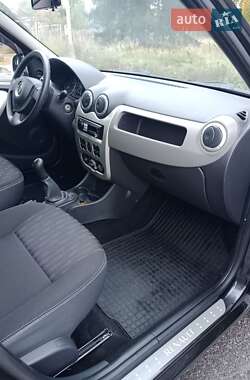 Седан Renault Logan 2011 в 