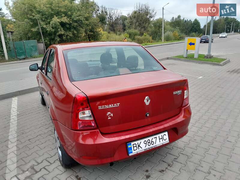 Седан Renault Logan 2009 в Дубні