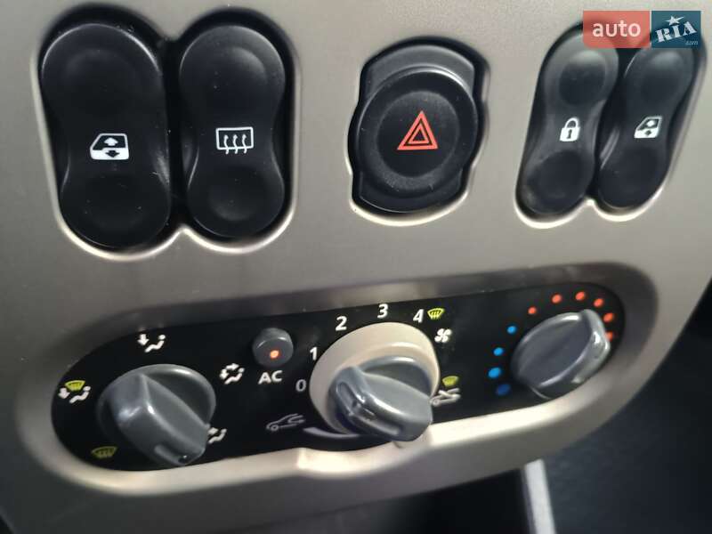 Седан Renault Logan 2011 в Харькове фото 19 Седан Renault Logan 2011 в Харькове