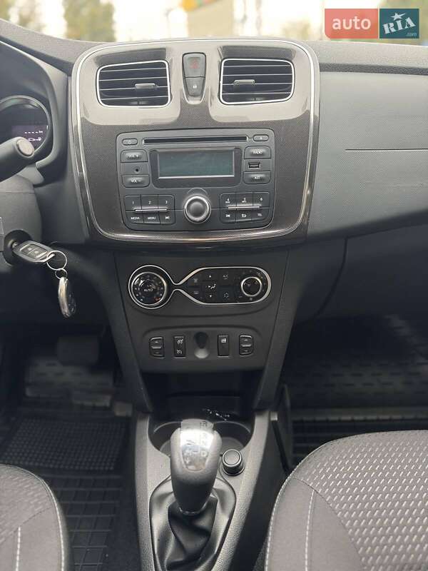Седан Renault Logan 2017 в Киеве