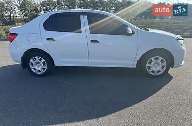 Седан Renault Logan 2014 в 
