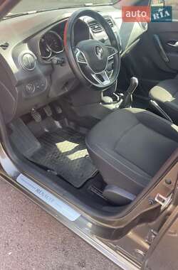 Седан Renault Logan 2019 в 