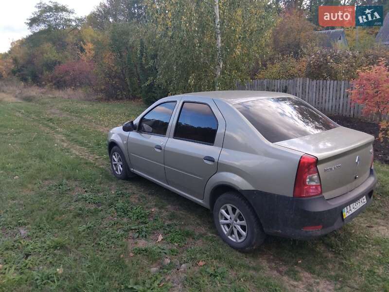 Седан Renault Logan 2011 в Умани