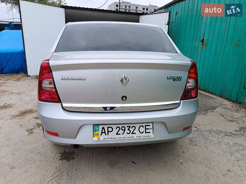 Седан Renault Logan 2011 в Запоріжжі