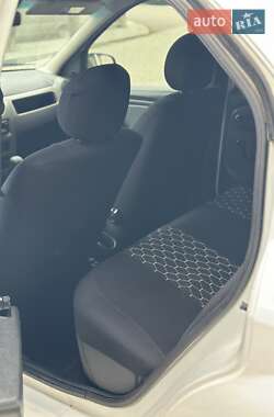 Седан Renault Logan 2010 в 