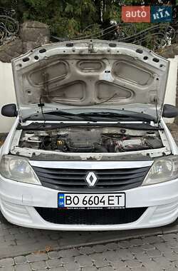 Седан Renault Logan 2010 в 