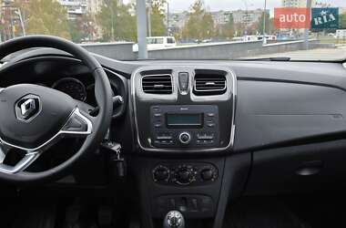 Седан Renault Logan 2018 в 