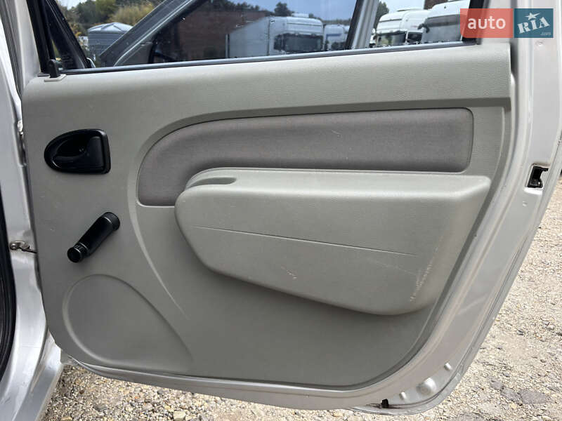 Універсал Renault Logan 2010 в Кам'янець-Подільському фото 50 Універсал Renault Logan 2010 в Кам'янець-Подільському