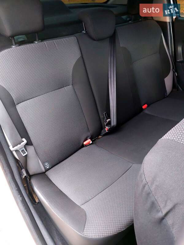 Седан Renault Logan 2015 в Тростянці