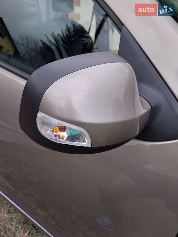 Седан Renault Logan 2015 в Черновцах фото 15 Седан Renault Logan 2015 в Черновцах