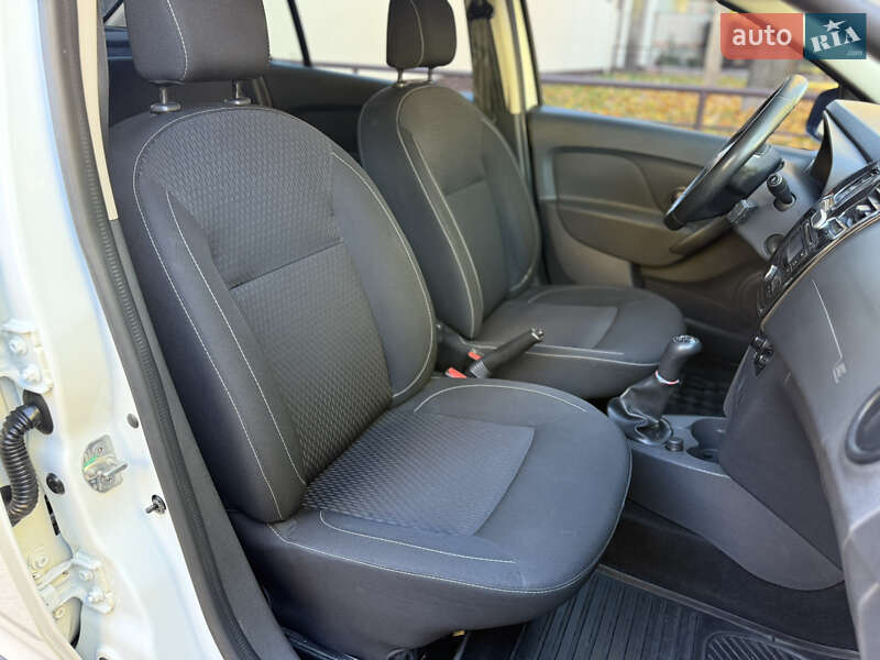 Седан Renault Logan 2017 в Одесі фото 11 Седан Renault Logan 2017 в Одесі