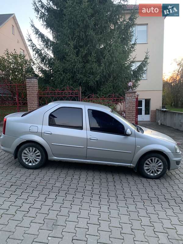 Седан Renault Logan 2011 в Хмельницком фото 3 Седан Renault Logan 2011 в Хмельницком