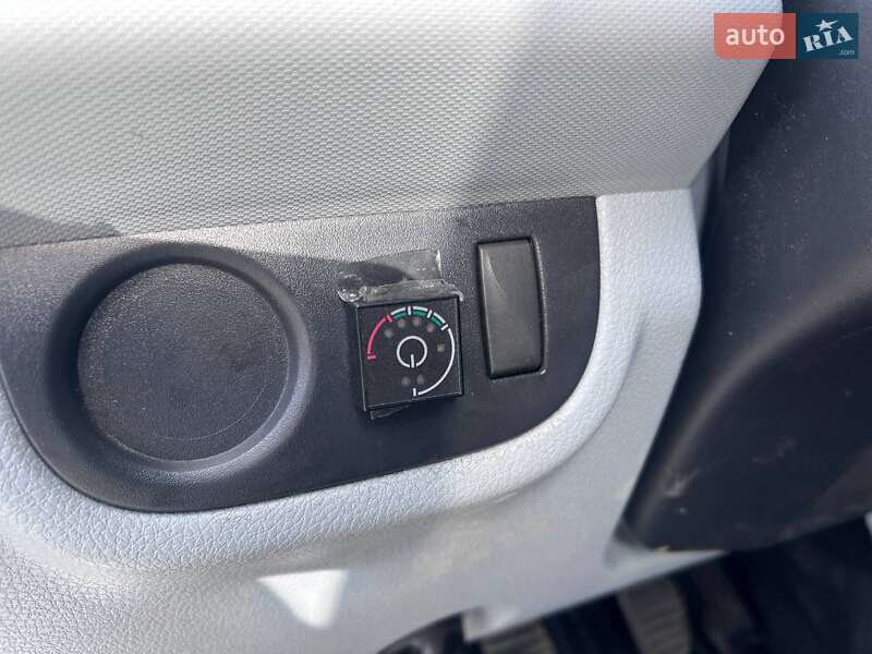 Седан Renault Logan 2014 в Киеве фото 19 Седан Renault Logan 2014 в Киеве