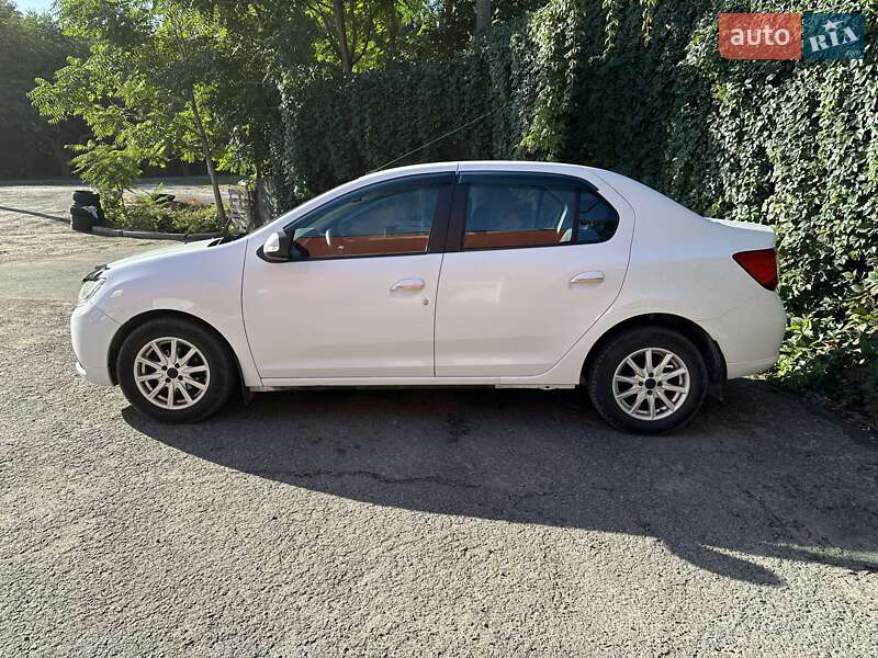 Renault Logan 2013 Renault Logan 2013