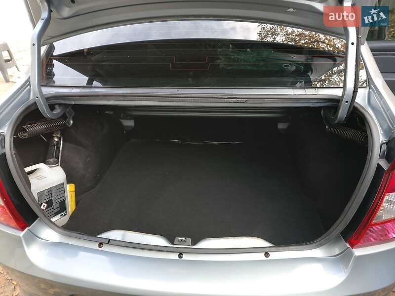 Седан Renault Logan 2010 в Прилуках