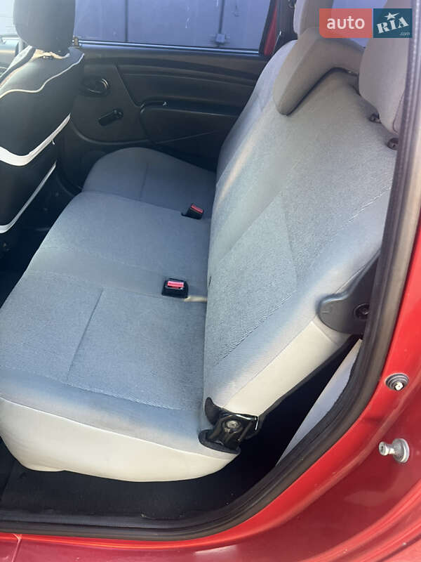 Универсал Renault Logan 2012 в Черновцах