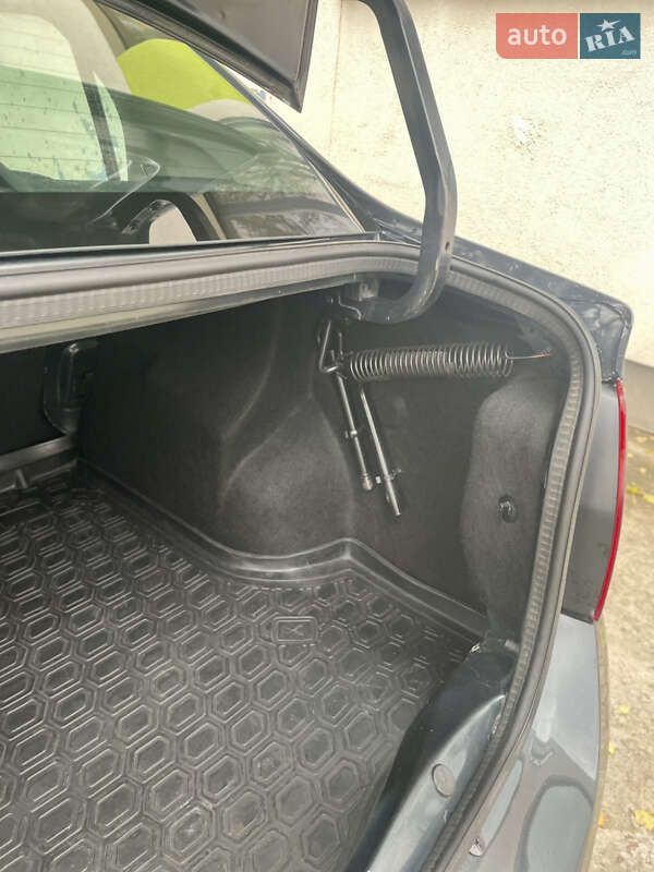 Седан Renault Logan 2017 в Марганце