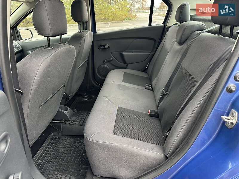 Седан Renault Logan 2014 в Киеве фото 14 Седан Renault Logan 2014 в Киеве