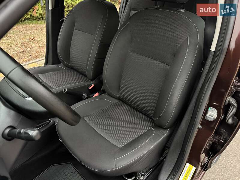 Седан Renault Logan 2017 в Одесі фото 44 Седан Renault Logan 2017 в Одесі