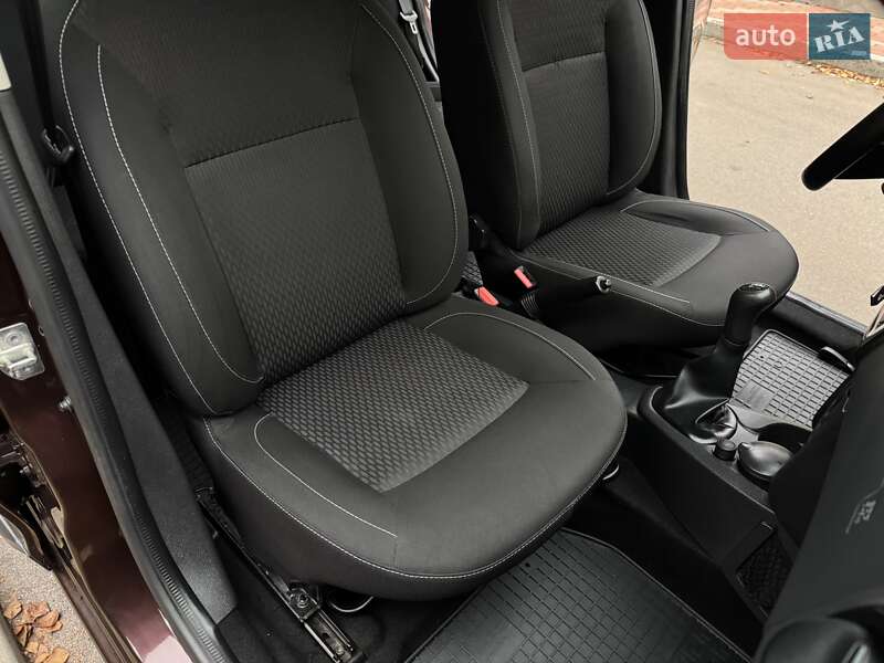 Седан Renault Logan 2017 в Одесі фото 49 Седан Renault Logan 2017 в Одесі