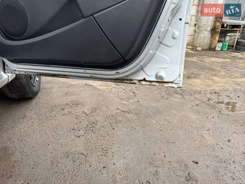 Седан Renault Logan 2009 в Дніпрі