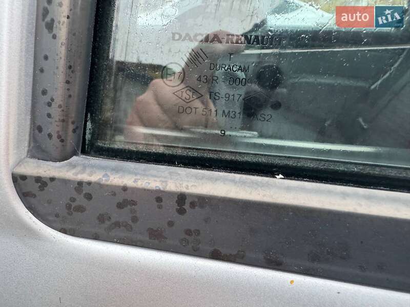 Седан Renault Logan 2009 в Дніпрі