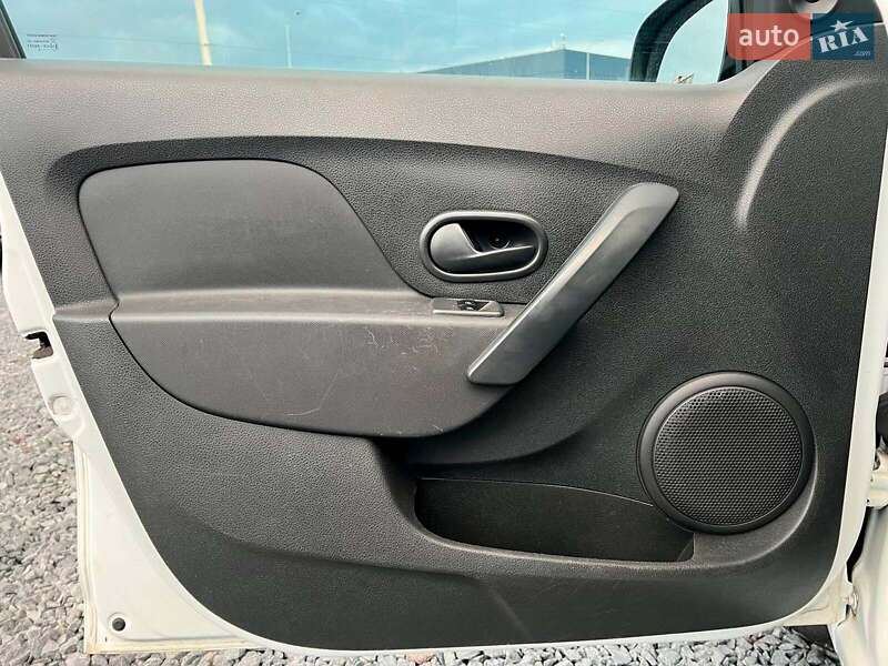 Седан Renault Logan 2016 в Львове фото 15 Седан Renault Logan 2016 в Львове