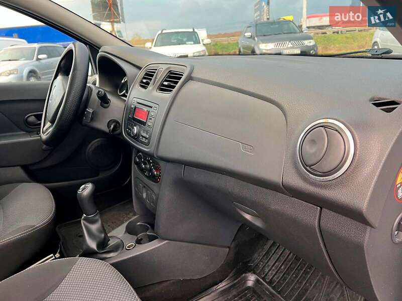 Седан Renault Logan 2016 в Львове фото 33 Седан Renault Logan 2016 в Львове