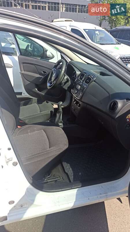 Седан Renault Logan 2017 в Киеве