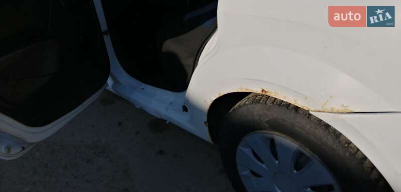 Седан Renault Logan 2012 в Чернівцях