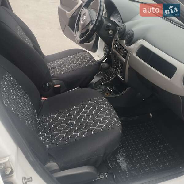 Седан Renault Logan 2010 в Жмеринці