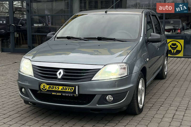 Седан Renault Logan 2011 в Ивано-Франковске