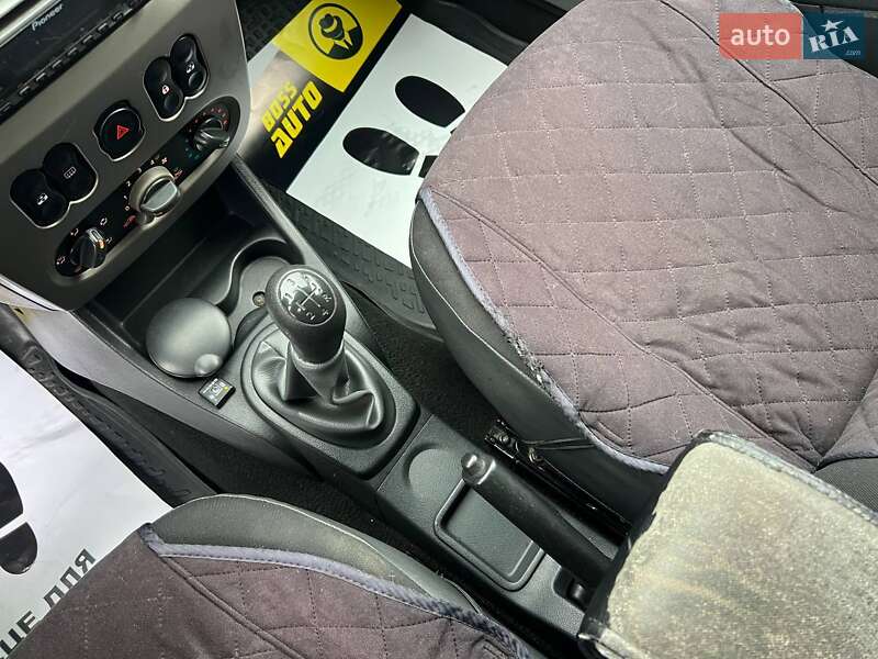 Седан Renault Logan 2011 в Ивано-Франковске