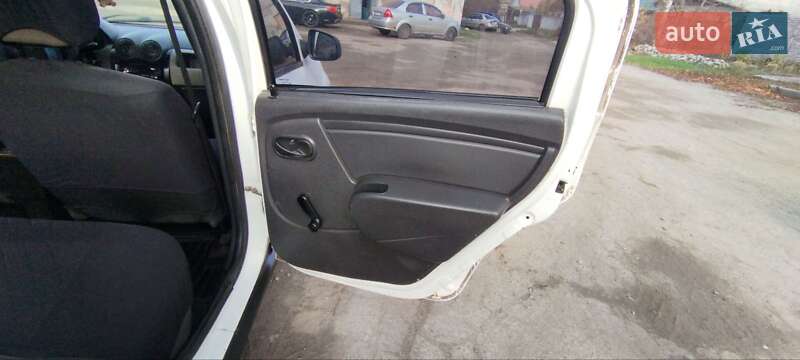 Седан Renault Logan 2011 в Днепре