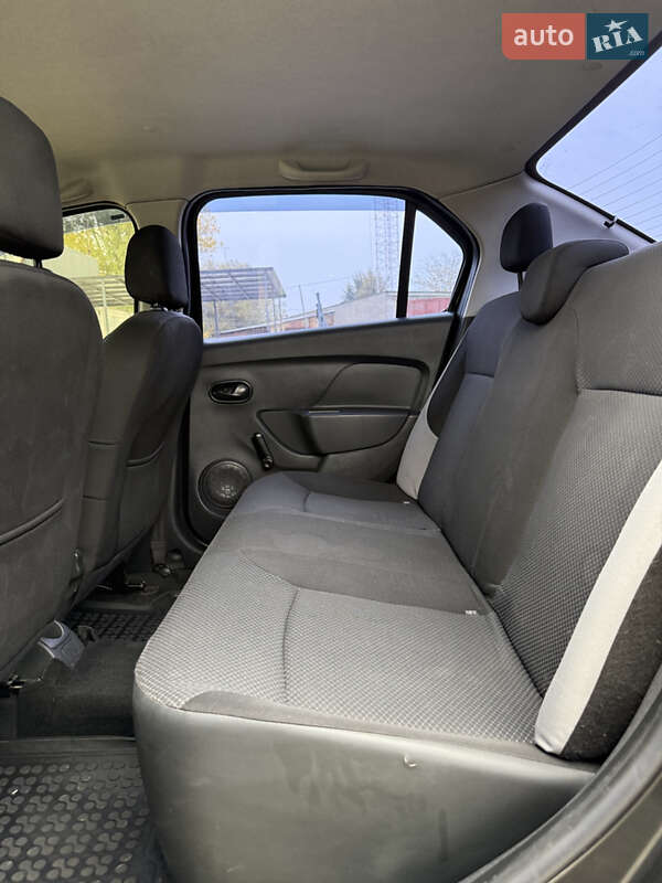 Седан Renault Logan 2013 в Одесі