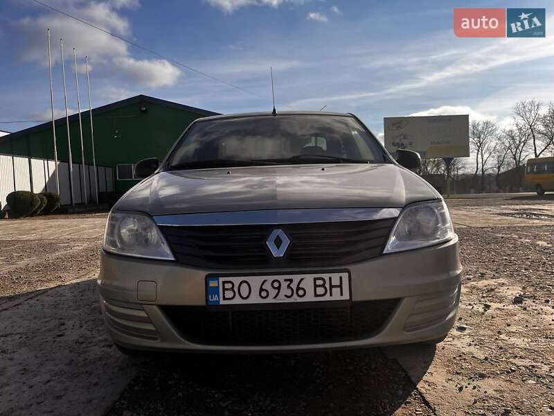 Седан Renault Logan 2010 в Залещиках