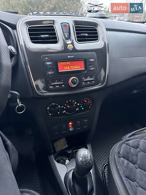 Седан Renault Logan 2017 в Львове