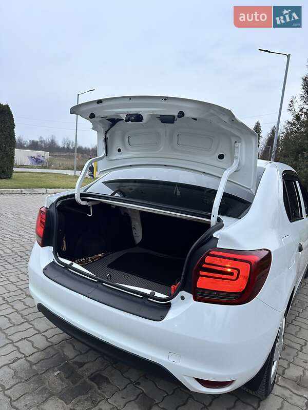 Седан Renault Logan 2017 в Львове