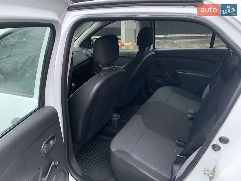 Седан Renault Logan 2018 в Києві