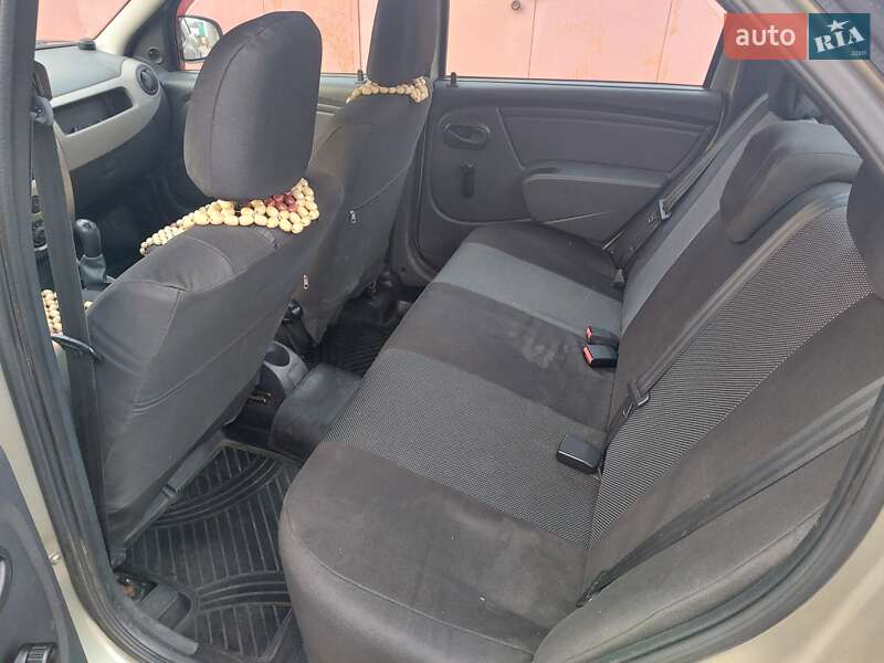 Седан Renault Logan 2009 в Харькове