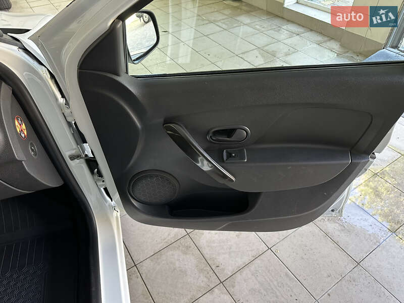 Універсал Renault Logan 2019 в Умані фото 24 Універсал Renault Logan 2019 в Умані