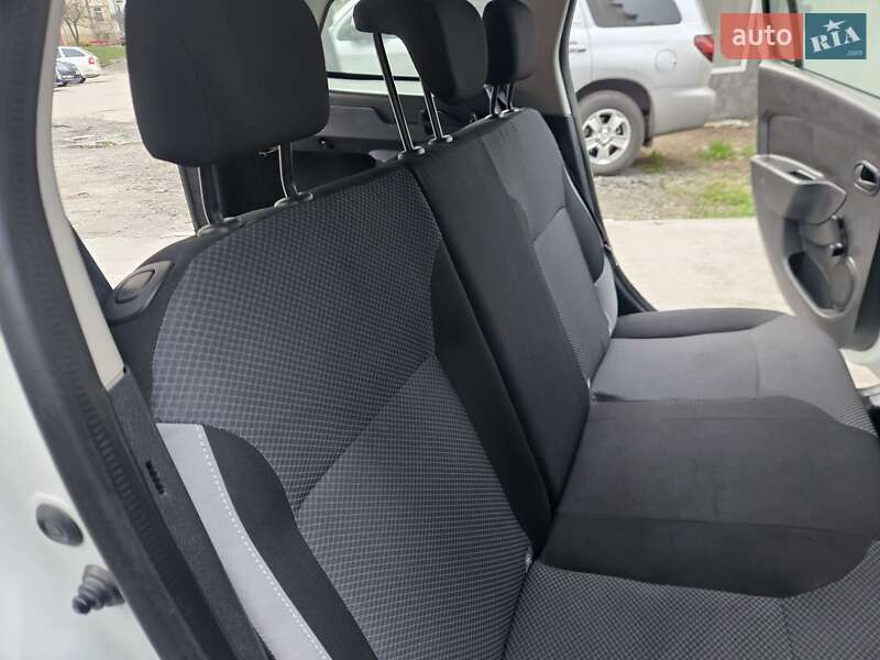 Універсал Renault Logan 2015 в Вінниці фото 43 Універсал Renault Logan 2015 в Вінниці