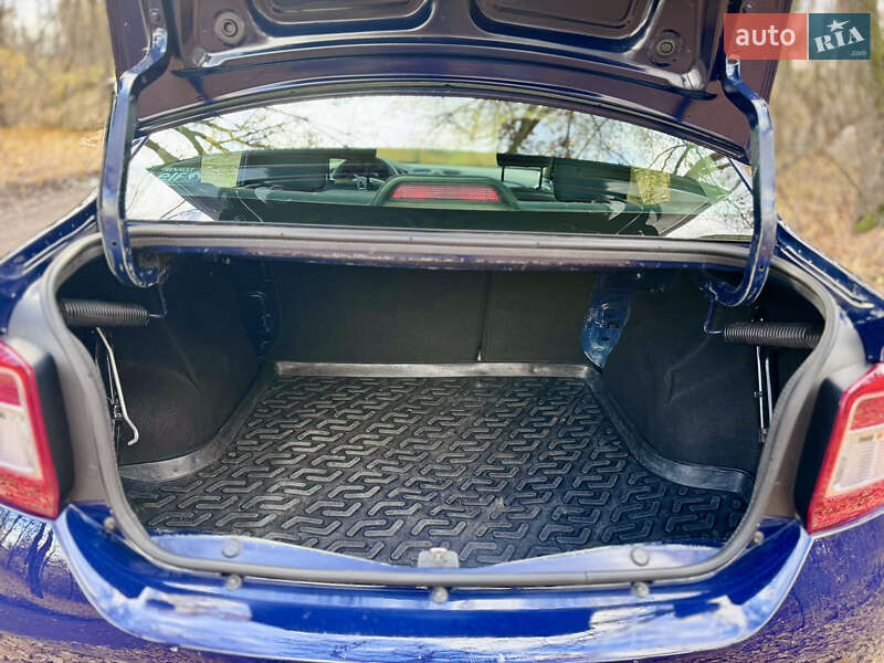 Седан Renault Logan 2014 в Харькове