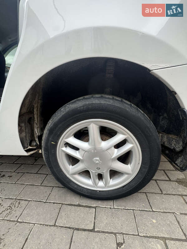 Седан Renault Logan 2015 в Черновцах фото 15 Седан Renault Logan 2015 в Черновцах