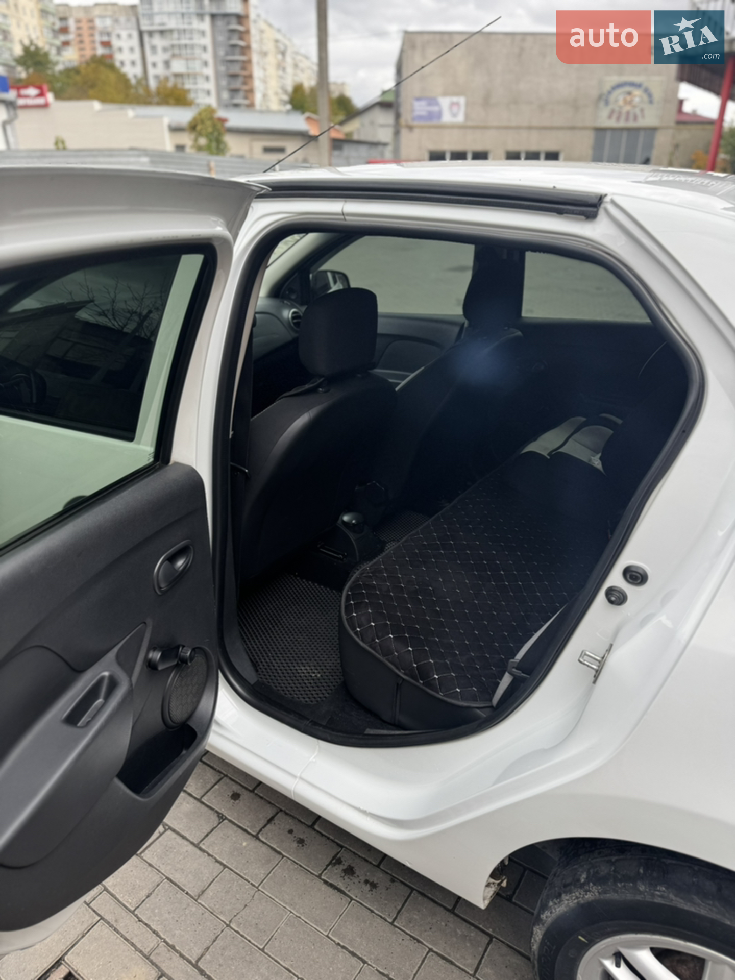 2015 Renault Logan - мініатюра 22