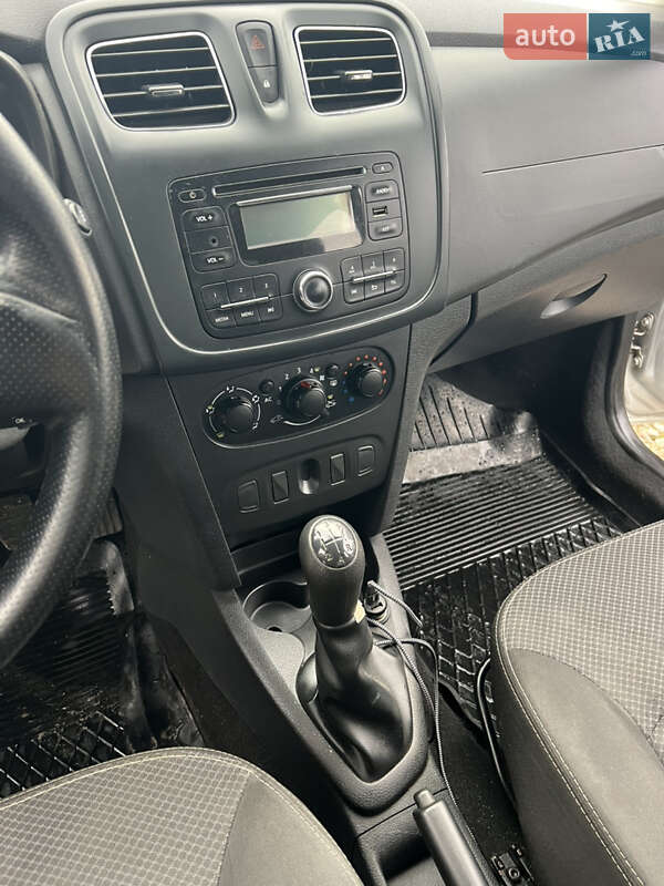 Седан Renault Logan 2013 в Львове фото 7 Седан Renault Logan 2013 в Львове