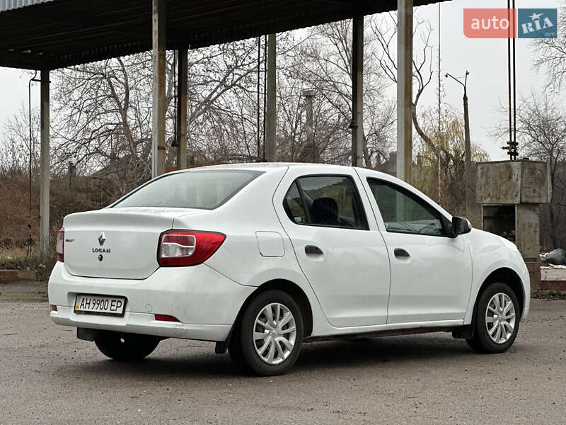 Седан Renault Logan 2013 в Прилуках