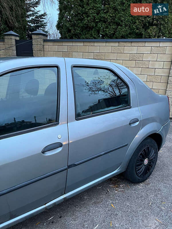 Седан Renault Logan 2010 в Киеве