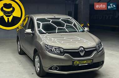 Седан Renault Logan 2015 в Черновцах